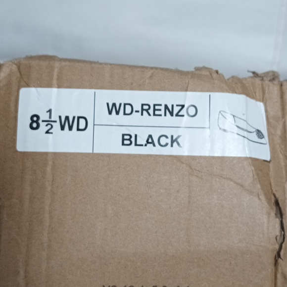 Journey Collection Chic Renzo Black Flats With Crystal Embellishment Size 8.5W - Picture 11 of 11